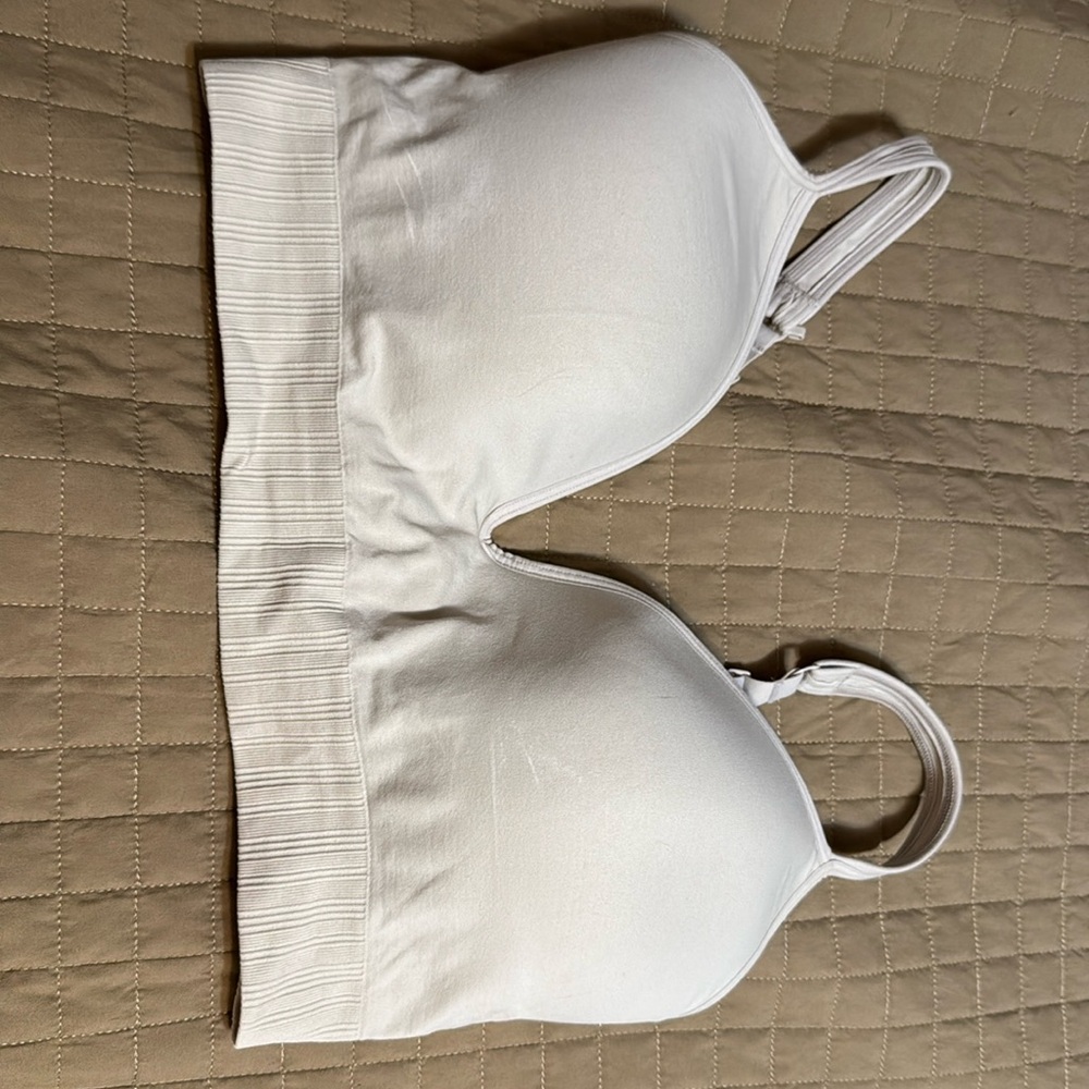 Like new Athleta sports bra size medium